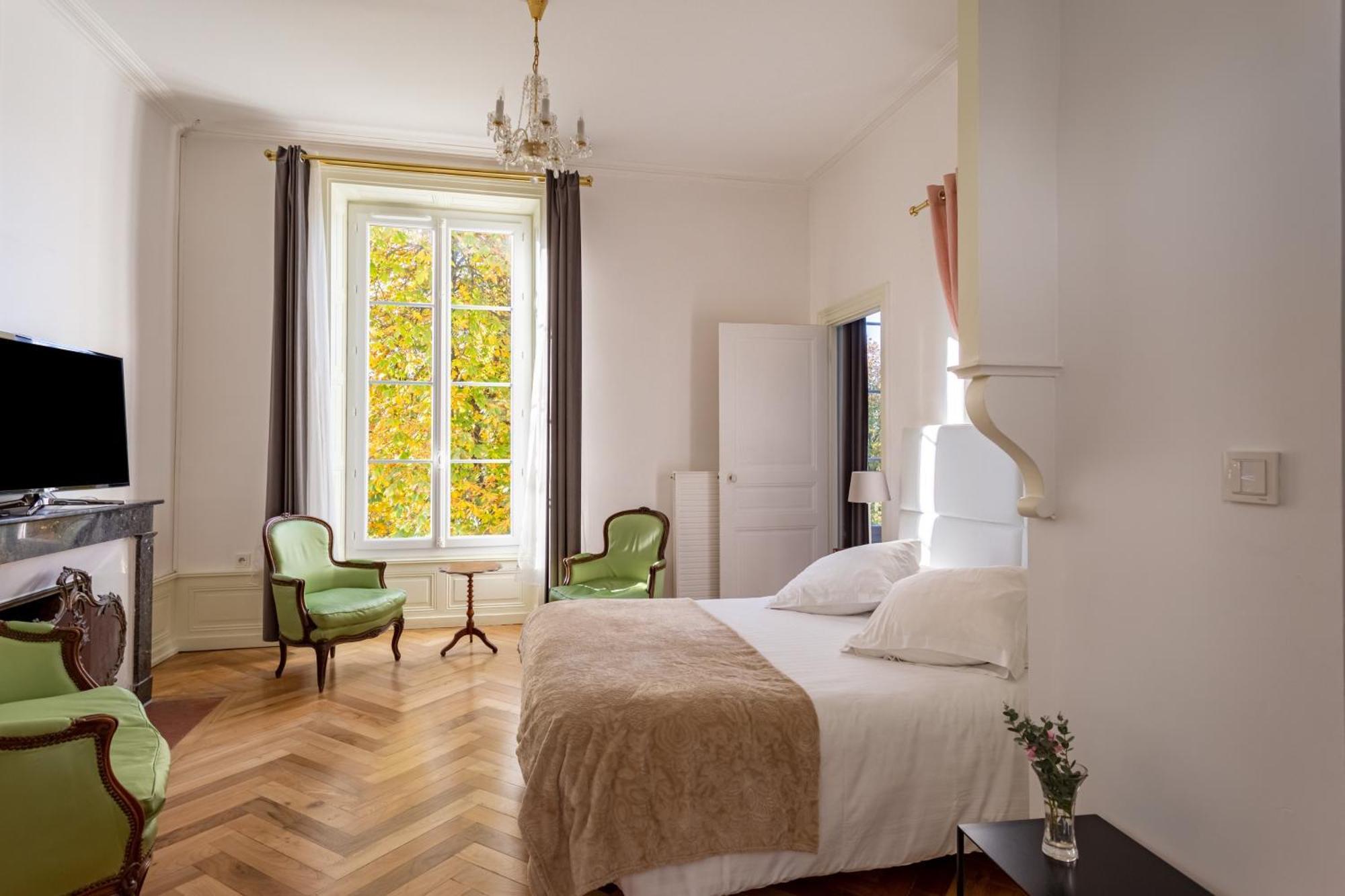 Manoir De La Manantie - Teritoria Bed & Breakfast Lezoux Exterior photo
