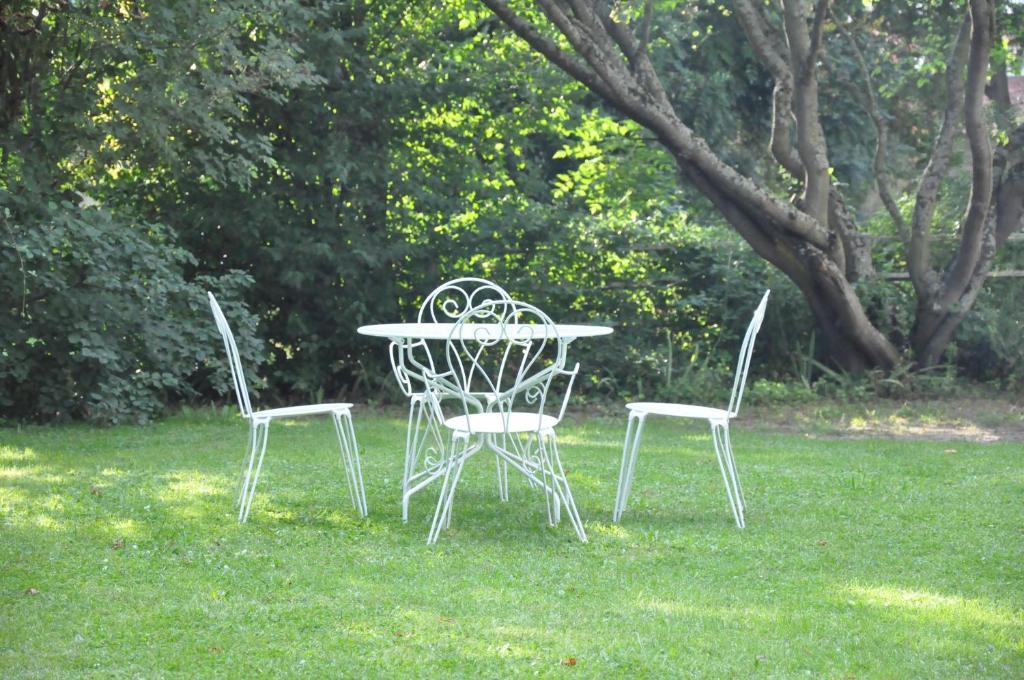 Manoir De La Manantie - Teritoria Bed & Breakfast Lezoux Exterior photo